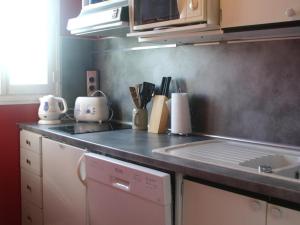 Appartement 2 pièces en front de mer avec balcon, à 70m de la plage de Cabourg - FR-1-487-287