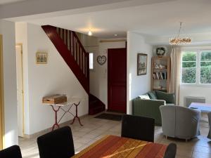 Maisons de vacances Grande Villa avec Jardin, Proche Plage et Centre de Villers-sur-Mer - FR-1-487-310 : photos des chambres