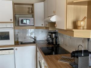 Appartements Appartement 3 pieces calme avec ascenseur a Dives-sur-Mer - FR-1-487-319 : photos des chambres