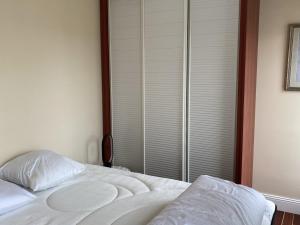 Appartements Appartement 3 pieces calme avec ascenseur a Dives-sur-Mer - FR-1-487-319 : photos des chambres