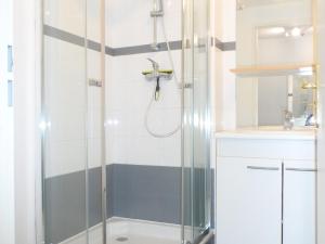 Maisons de vacances Cottage 3 Pieces Avec Jardin Privatif Sud, Parking, Piscine - Proche Port Guillaume - FR-1-487-320 : photos des chambres