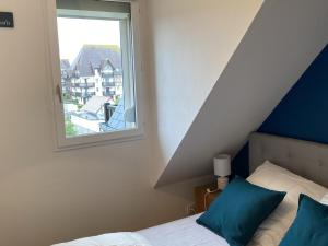 Appartement rénové proche plage et thalasso, 2 pièces, balcon, Wifi, TV, équipements bébé - Cabourg - FR-1-487-322