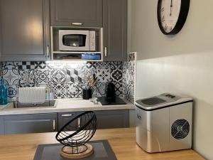 Appartement rénové proche plage et thalasso, 2 pièces, balcon, Wifi, TV, équipements bébé - Cabourg - FR-1-487-322