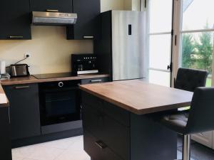Appartement rénové en rez-de-jardin, proche centre, 2 pièces, 4 pers., équipements modernes, Cabourg - FR-1-487-309