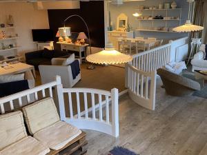 Grand Duplex en Front de Mer avec 3 Chambres, Animaux Acceptés, Equipements Complets, Cabourg - FR-1-487-321