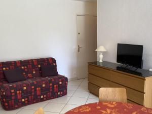 Cabourg : Studio Rez-de-Jardin Proche Plage, Animaux Acceptés, TV, Wi-Fi Optionnel - FR-1-487-331