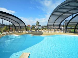 Mobil-home confort 4 pers, 2 ch, piscine chauffée, 200m plage, parking, wifi gratuit, animaux ok - FR-1-361A-32