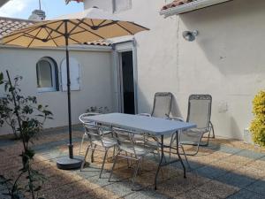 Maison avec jardin, proche océan, 6 pers, 3 ch, animations, BBQ, parfait familleamis - FR-1-50-81