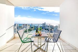 Arafura Adventure - CBD Suite with Sprawling Views