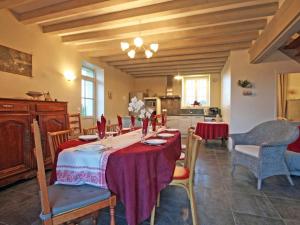 Maisons de vacances Gite Le Pin-la-Garenne, 4 pieces, 9 personnes - FR-1-497-165 : photos des chambres