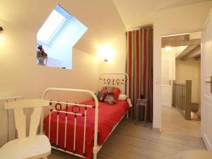 Maisons de vacances Gite Le Pin-la-Garenne, 4 pieces, 9 personnes - FR-1-497-165 : photos des chambres