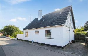 3 Bedroom Lovely Home In Samsø