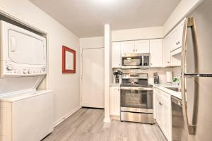 Hilton Head Condo Pool, Hot Tub and Tennis Access!