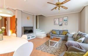 3 Bedroom Cozy Home In Orihuela