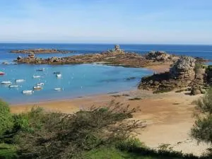 Appartement 2ch, vue mer, plage à 200m, parking, Trégastel - FR-1-368-131 - Kerédol