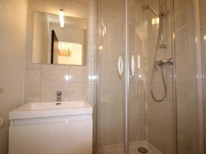 Studio cosy 3 couchages, balcon sud, skis aux pieds, commerces à proximité - Auris en Oisans - FR-1-297-74