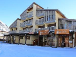 Studio cabine rénové au pied des pistes, balcon, parking – Auris en Oisans - FR-1-297-68