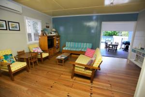 23 Bryce St Moffat Beach