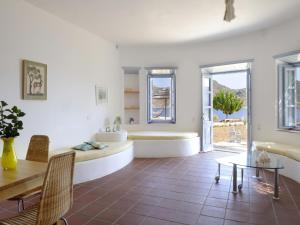 One-Bedroom Apartment with Sea View