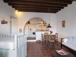 Deluxe One-Bedroom Apartment with Sea View