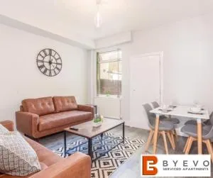 Darwin House -Gainsborough Luxury Contractor Home From Home & Family Getaway - Upton