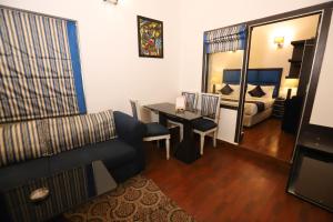 Hotel Capitol Hills - Greater Kailash Delhi