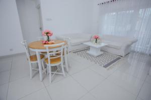 De Saram Residencies