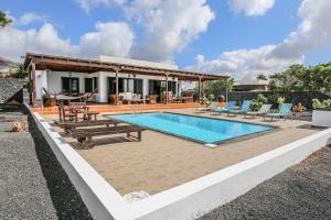 Villa Horizon Sunset y Ocean Lanzarote - 3hvězdičkové hotely ve městě Mácher