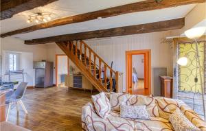 Maisons de vacances Stunning Home In Castelnau-d-mandailles With Wifi : photos des chambres