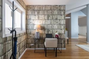 FLH Baixa-Chiado Library Loft