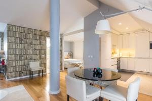 FLH Baixa-Chiado Library Loft