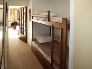 Appartement rénové pour 6 pers., balcon exposé sud, pieds des pistes, proche centre station et calme. - FR-1-322-146