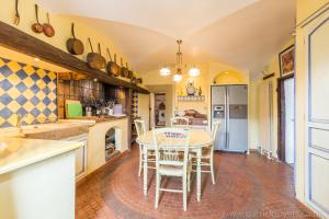 Chalets Luxury Chalet with outdoor Hot Tub, Sauna, Gardens & Mountain Views! : photos des chambres