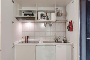 Casa Lugana 19 - monolocale con piscina direttamente a lago