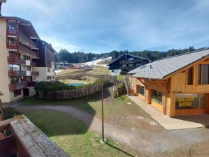 Appartement lumineux au pied des pistes avec accès direct Grand Massif - FR-1-624-100