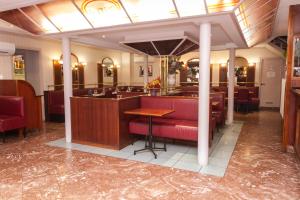 Hotels Le CESAR HOTEL : photos des chambres