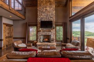 Sunrise Lodge at Eagles Nest