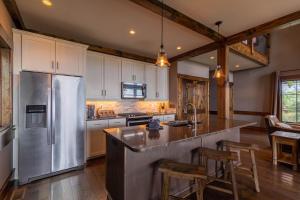 Sunrise Lodge at Eagles Nest