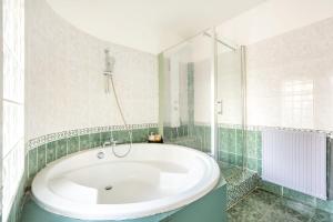 Villas Wonderful Villa at 5min walk from Paris : photos des chambres