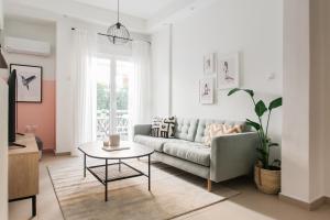 Groovy 2BR Apartment in Koukaki by UPSTREET