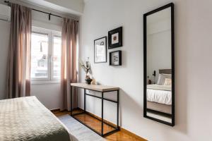 Groovy 2BR Apartment in Koukaki by UPSTREET