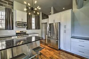 Sleek Wytheville Apartment Near Food and Drink! - 威斯维尔