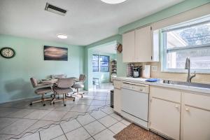 Cozy Holiday Home with Yard about 5 Mi to Beach!