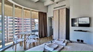 DLuxe on Thibault by CTHA