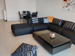 Zoes Luxury Home - Private Parking