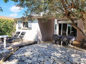 Maisons de vacances Pavillon 3 chambres dans residence avec piscine : photos des chambres