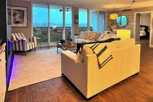 Relax and Recharge Lake Hamilton Condo with Pool