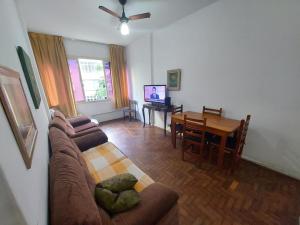 In Copacabana Quadra da Praia 3 quartos lindos