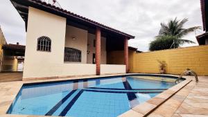Piscina, Churrasqueira, Wi-Fi, SmartTv, 4dorm, Comércios na porta