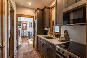 Hilltop Hideout at Eagles Nest